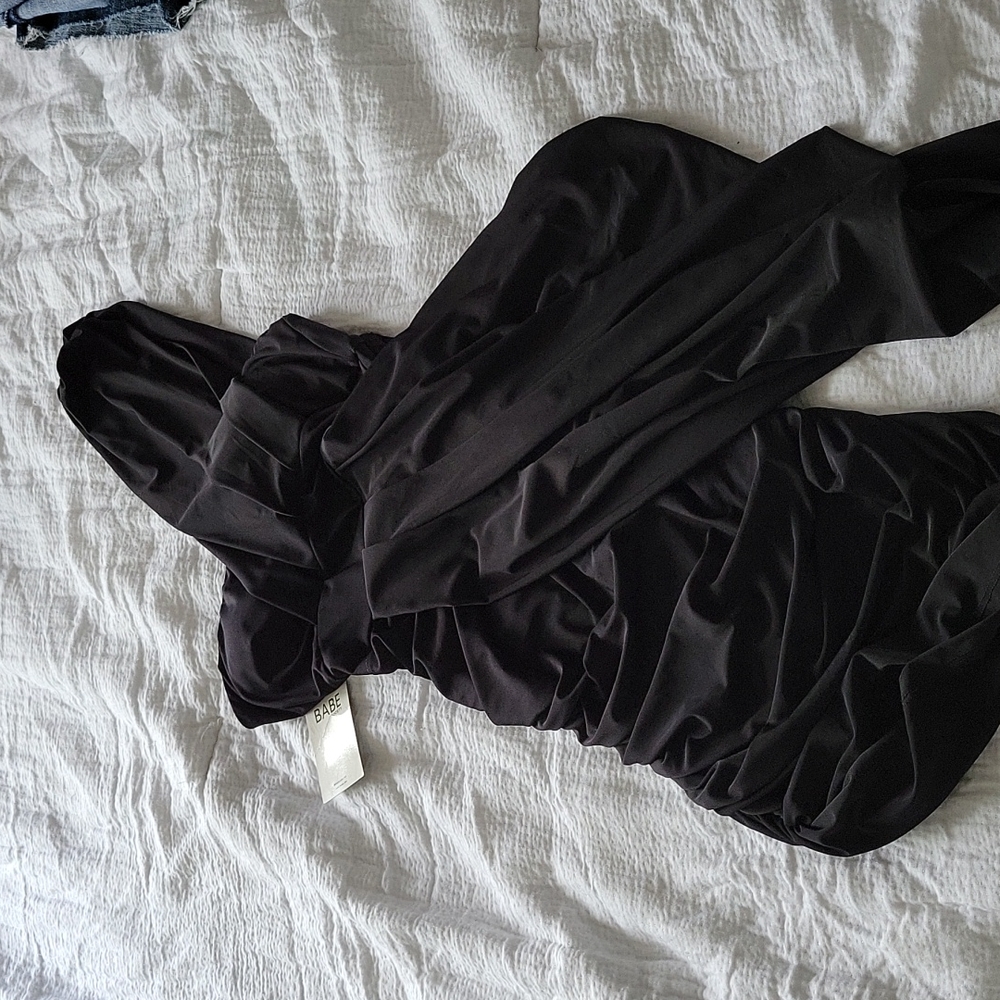 Black bodycom ruse one shoulder dress
